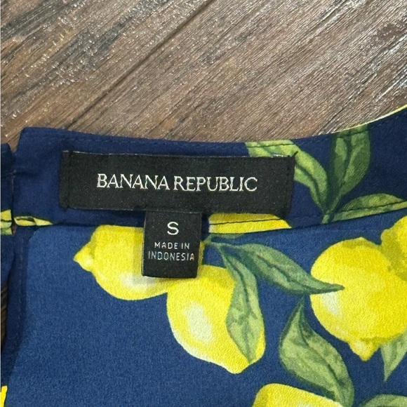Banana Republic Women's Navy & Lemon Short Sleeve Top Size S - Picture 4 of 8